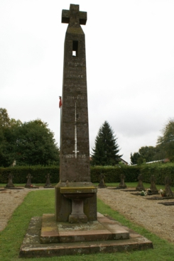 La lanterne des morts du cimetière militaire
